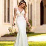 Mermaid Wedding Dresses for Bride 2023 Simple Satin Spaghetti Strap Lace Applique Sleeveless V-Neck Open Back Beach Bridal Gowns White US6