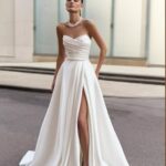 Ivory Satin Wedding Gowns with Slit 2025 Strapless Prom Dresses for Women Beach Bridal Dress for Bride US 12